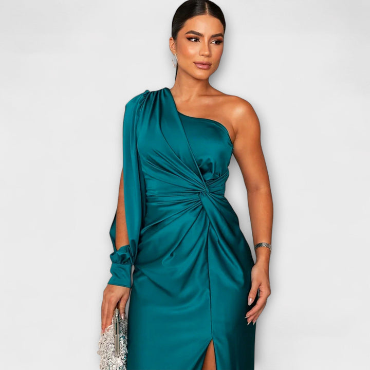 Juli – elegant klänning med finess