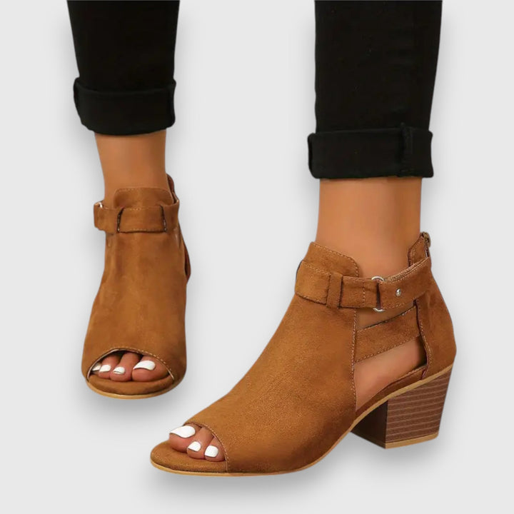 Nadine – sandal med grov klack