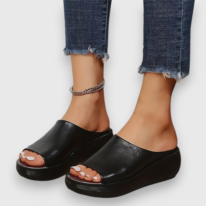 Améli – mjuk sandal i konstläder