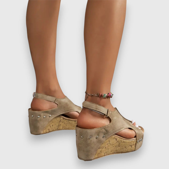 Mia – platåsandal i vintagestil