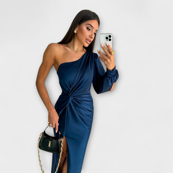Juli – elegant klänning med finess