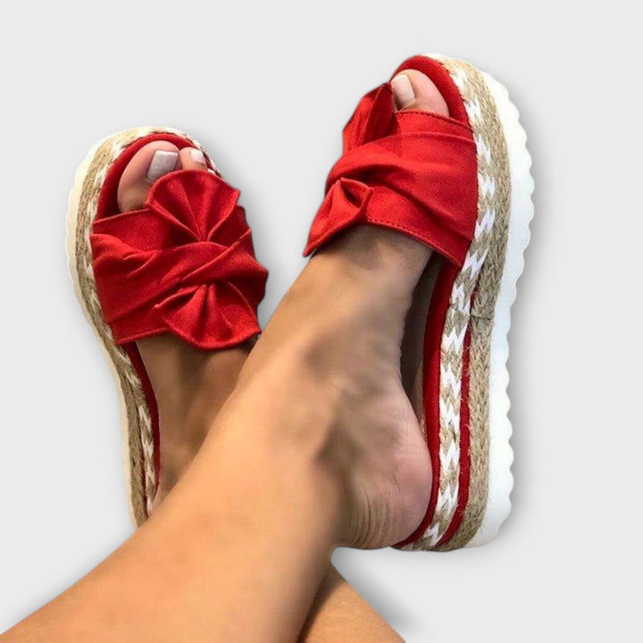 Solegenius – ortopedisk sandal med rosett