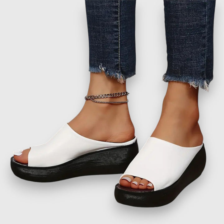 Améli – mjuk sandal i konstläder