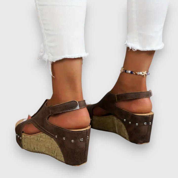 Mia – platåsandal i vintagestil