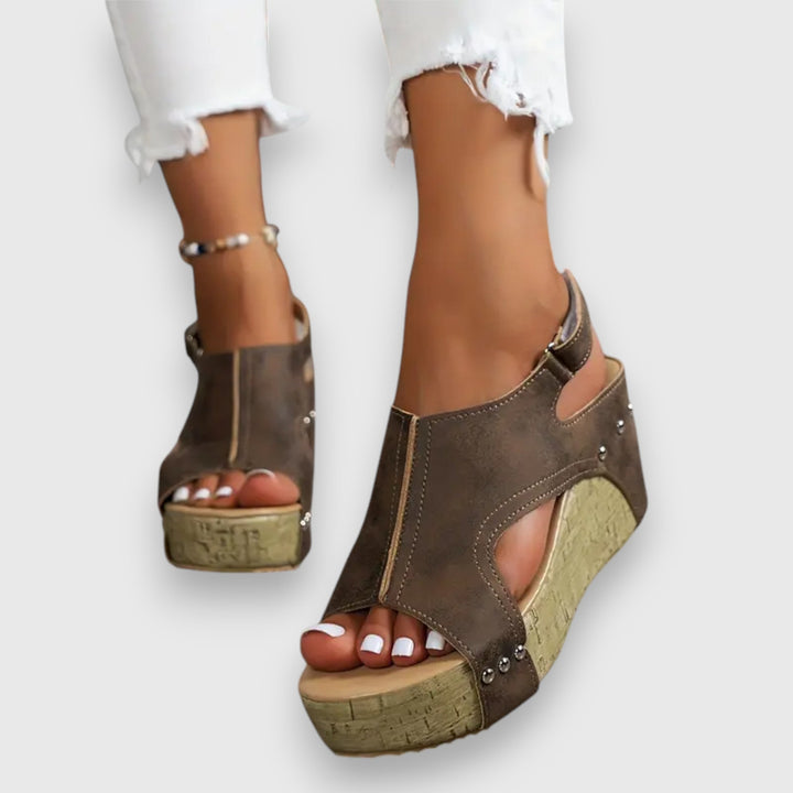Mia – platåsandal i vintagestil