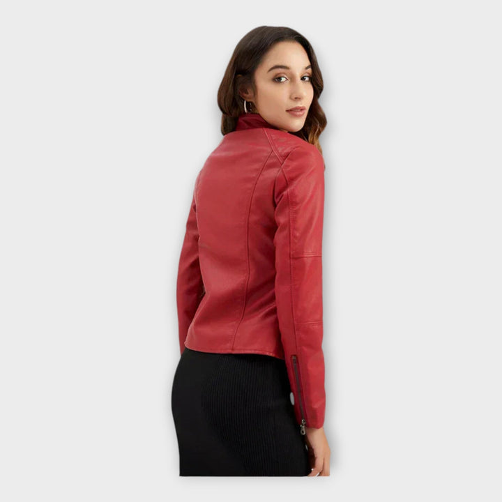 Modern kort skinnjacka med dragkedja