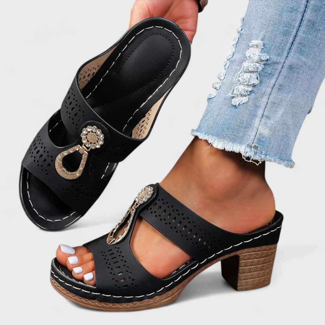 Vlasta – eleganta och bekväma ortopediska sandaler