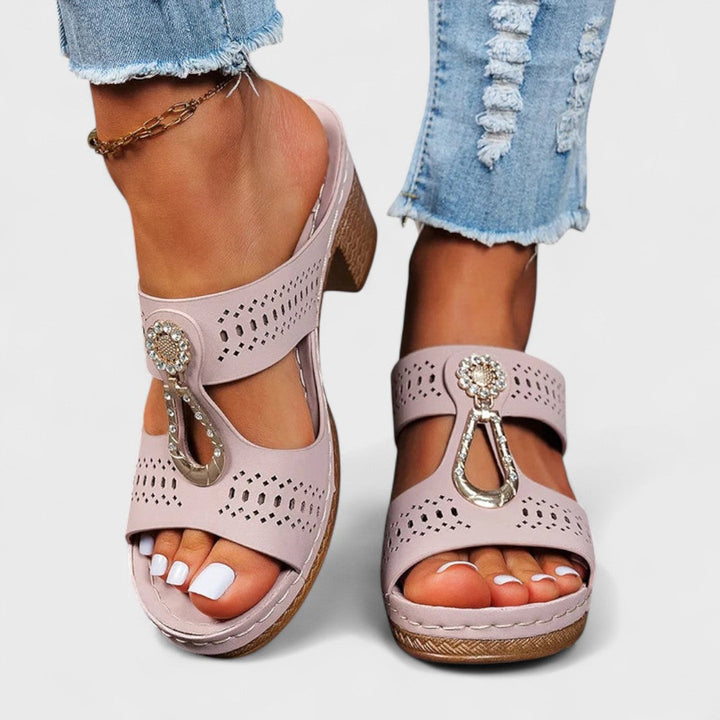 Vlasta – eleganta och bekväma ortopediska sandaler