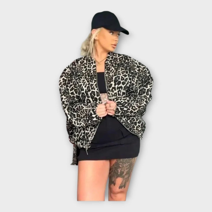Krisztina – elegant tröja i grått