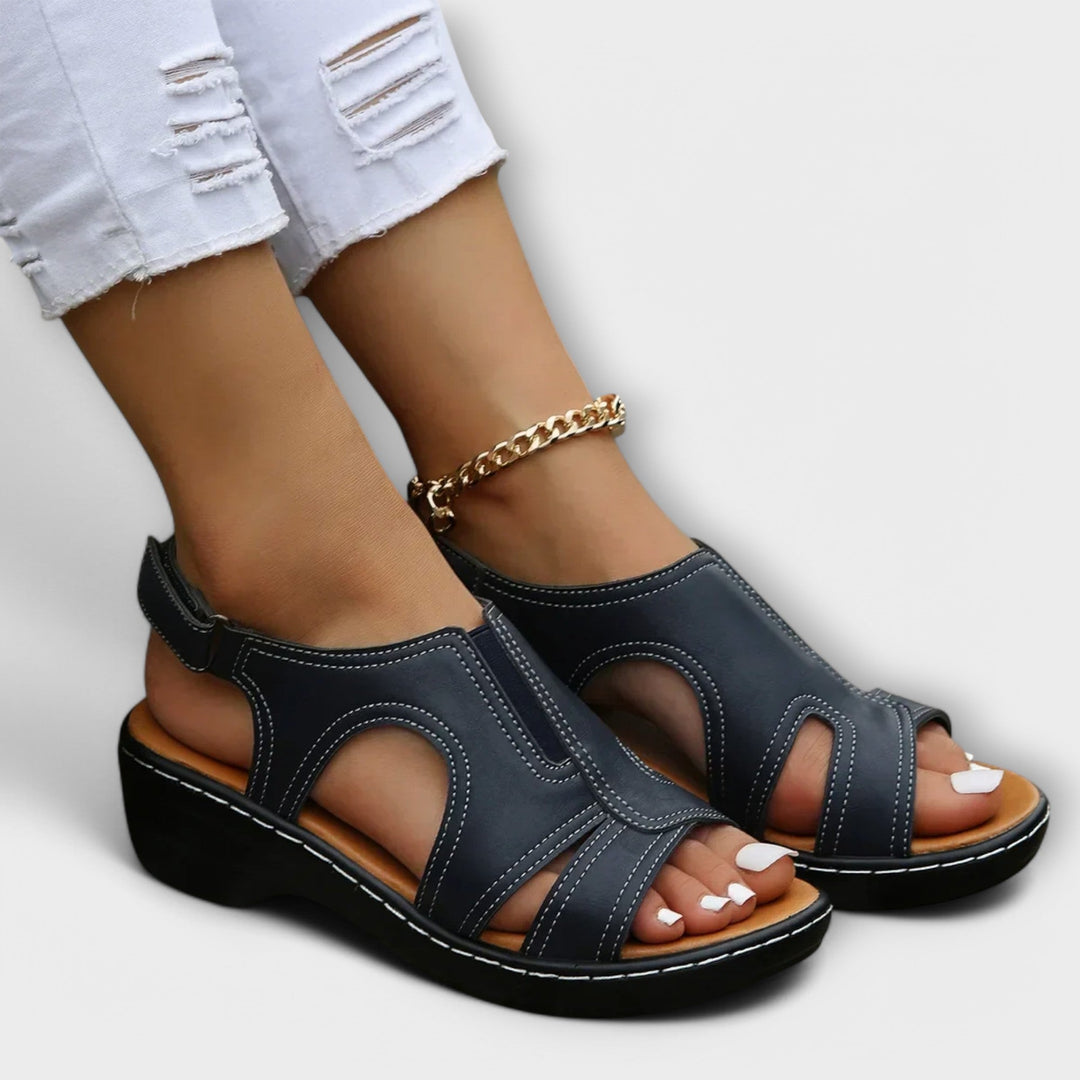 Kristina – ortopedisk skinnsandal med bekväm klack