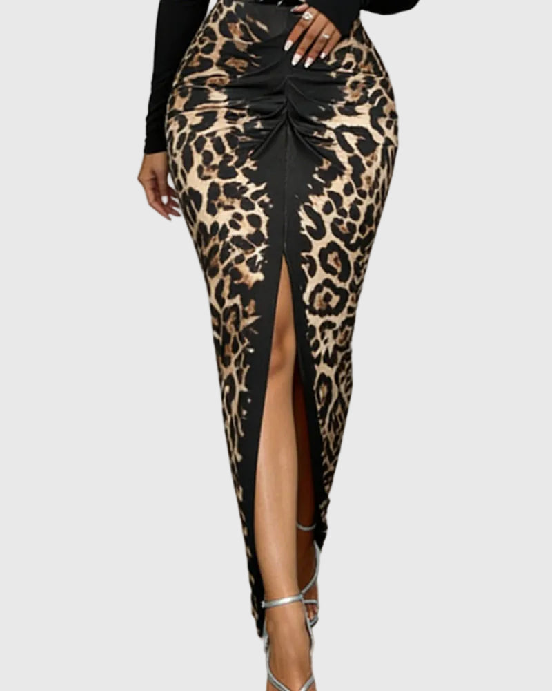 Trendig leopard bodycon-maxiklänning med djup v-ringning