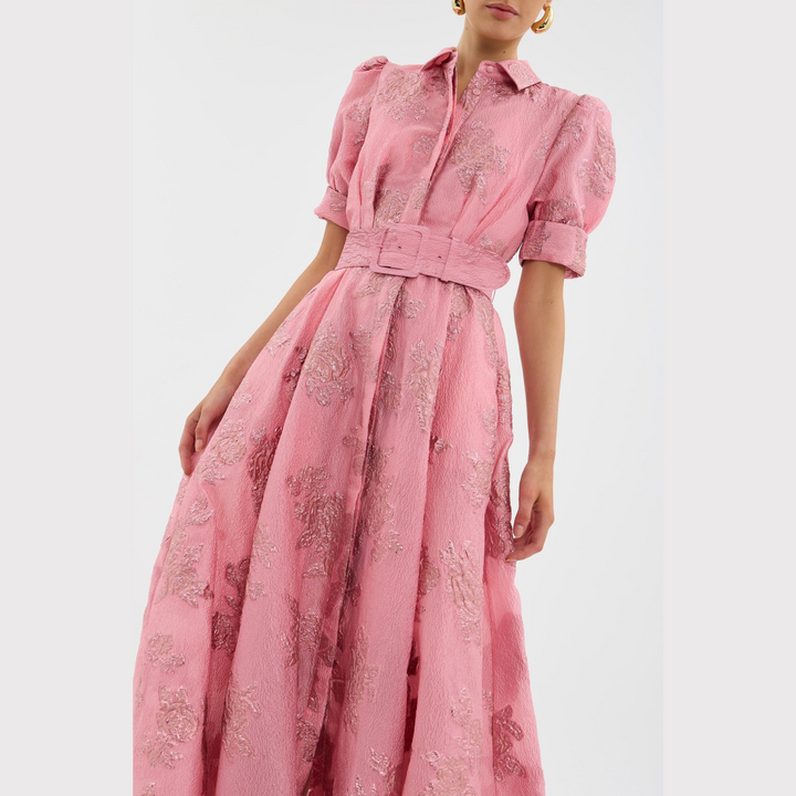 Beatrice – rosa klänning med ballongärmar