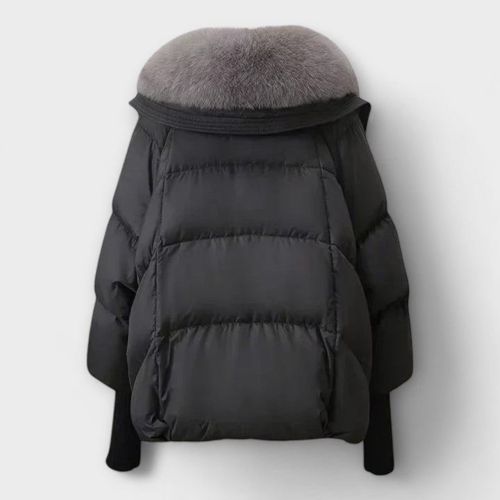 Lucina – elegant kappa med päls