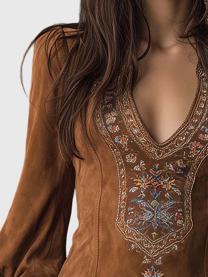 Petra – broderad lila miniklänning i sammet