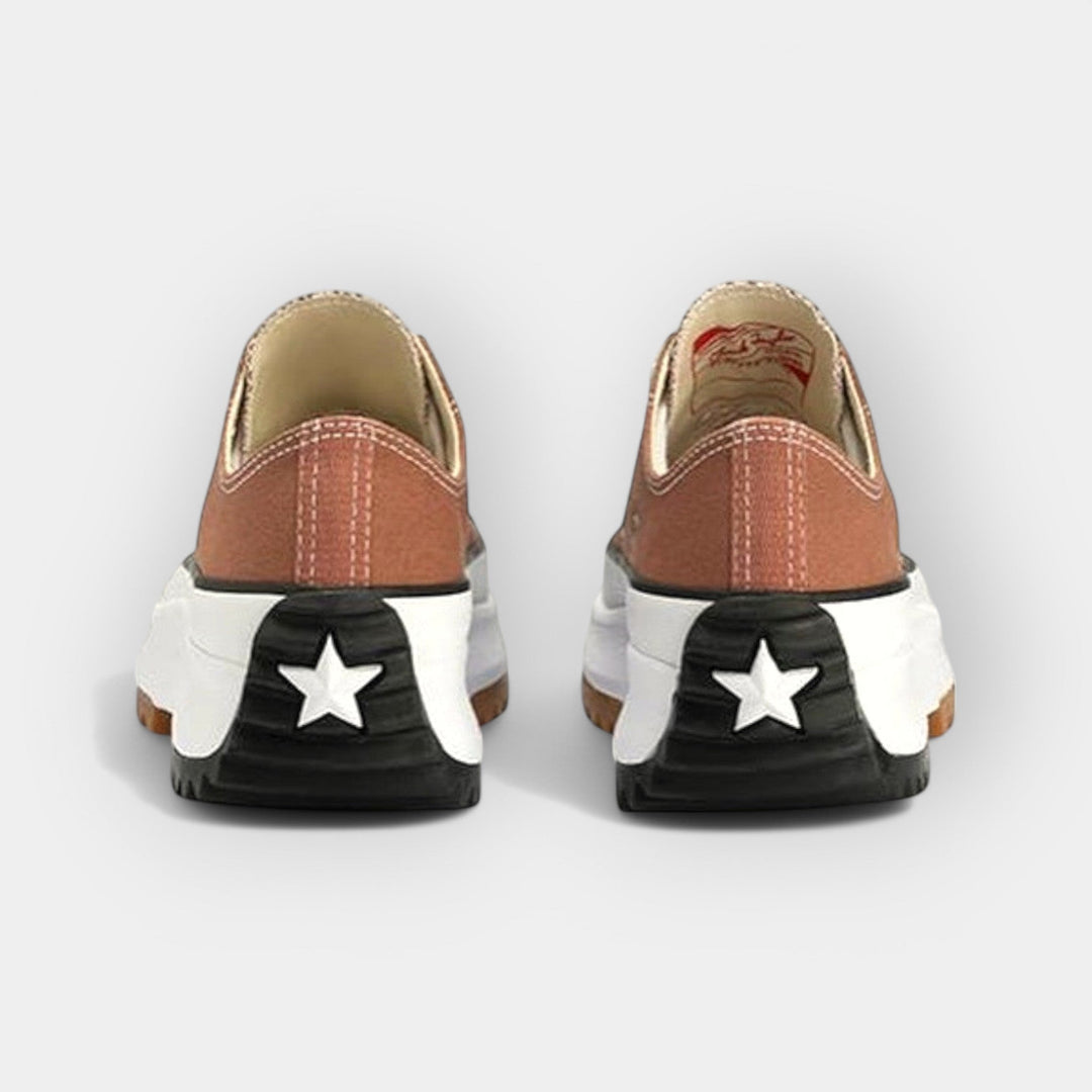 Moderna sneakers med grov sula