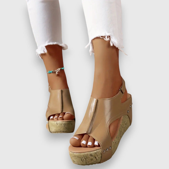 Mia – platåsandal i vintagestil
