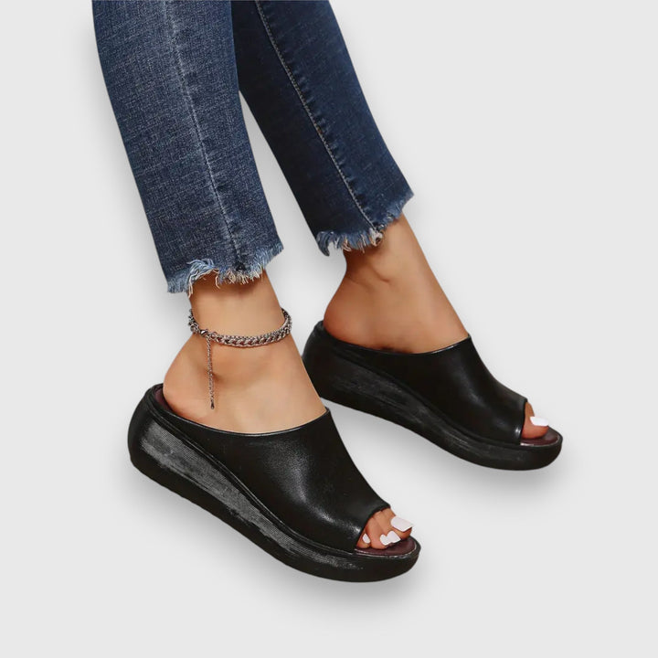 Améli – mjuk sandal i konstläder