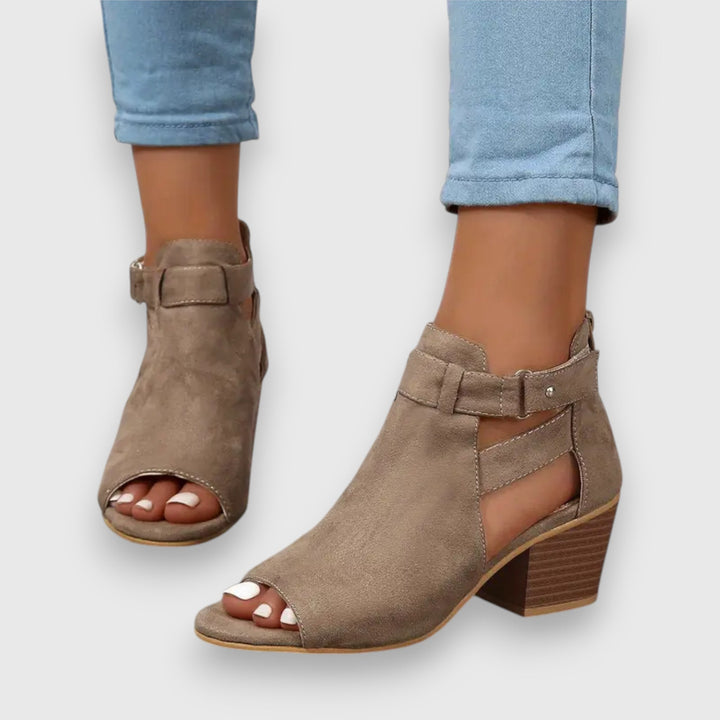 Nadine – sandal med grov klack