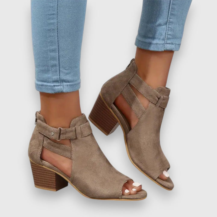 Nadine – sandal med grov klack