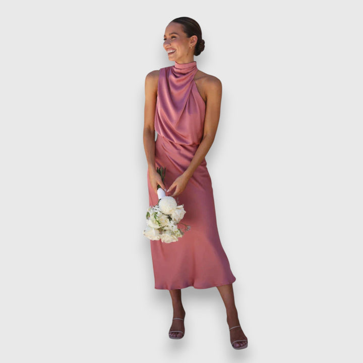 Zenaida – elegant klänning med feminin känsla