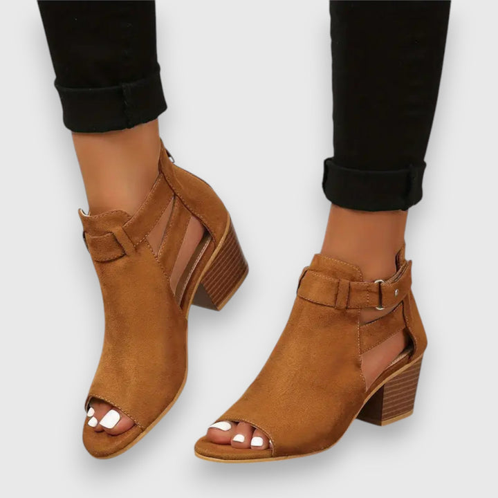 Nadine – sandal med grov klack