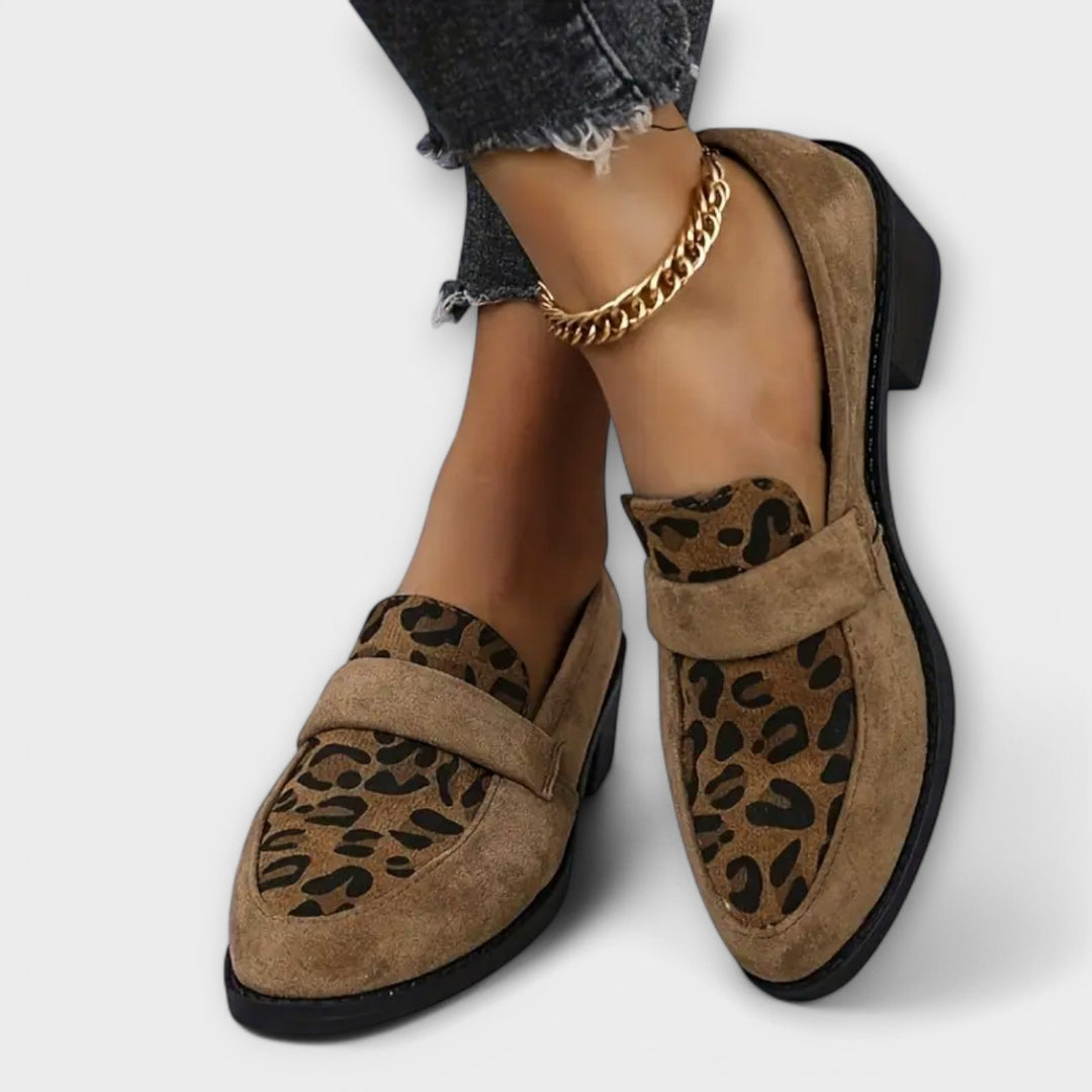 Karla – eleganta damskor med leopardmönster