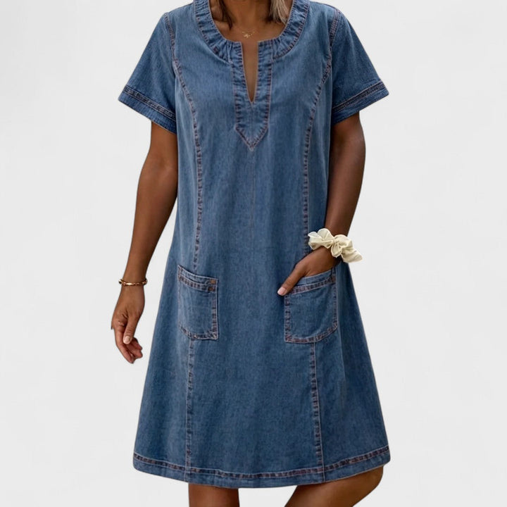 Helga – mjuk jeansklänning