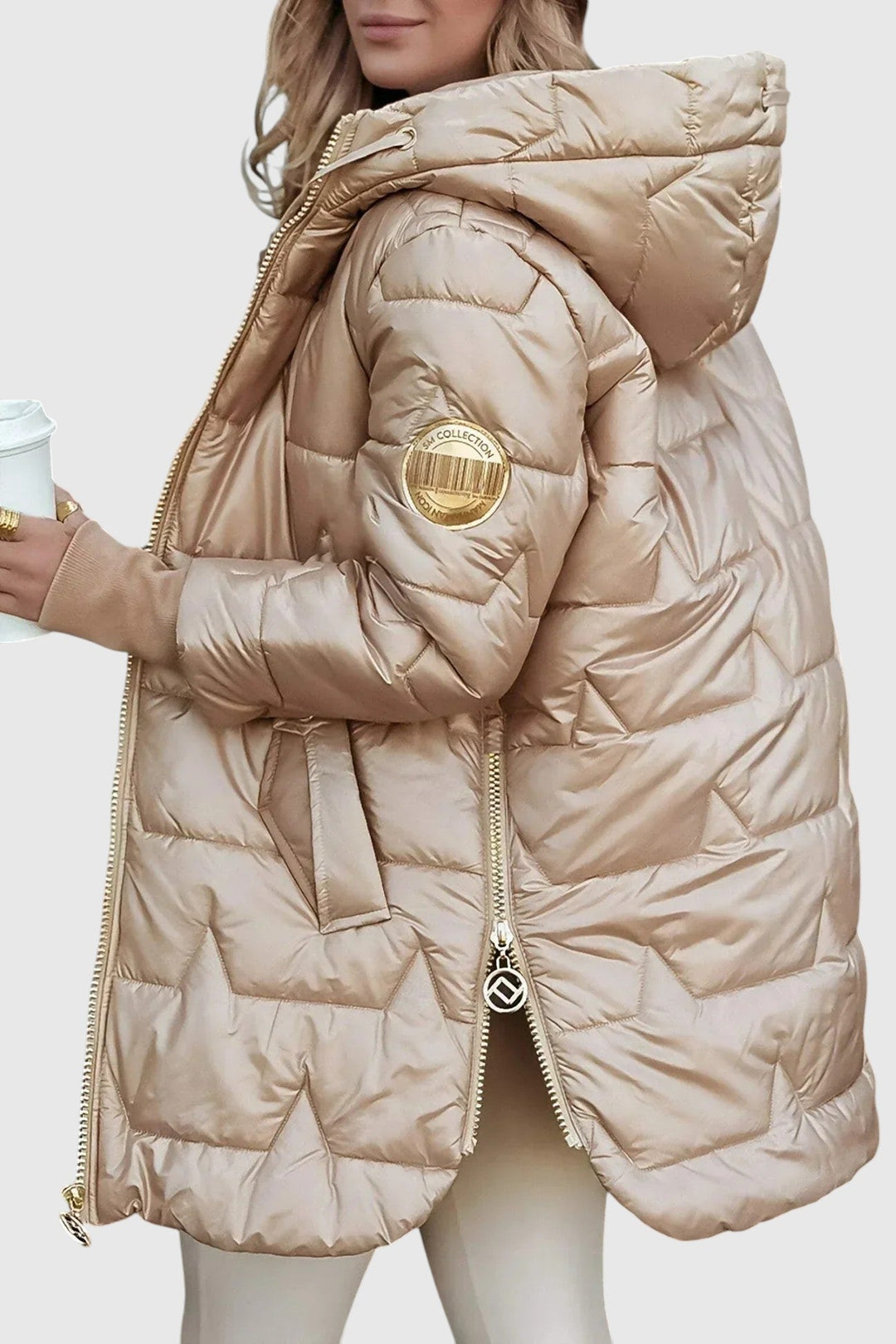 Nolven – elegant damkappa med huva
