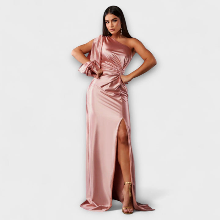 Juli – elegant klänning med finess