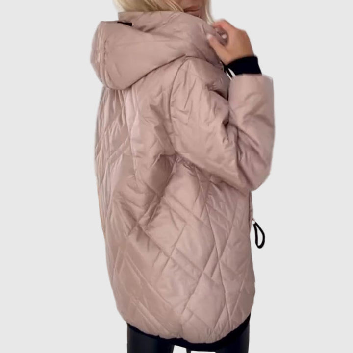 Deyn – mjuk och elegant jacka med huva