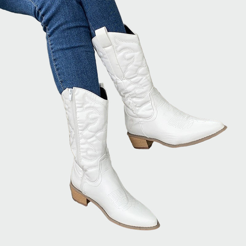 Cowboyskor med metalldetaljer